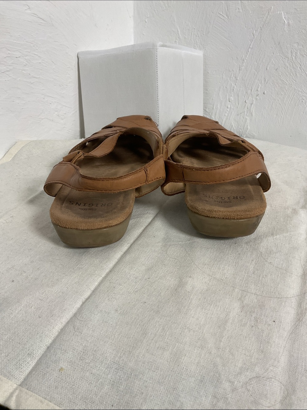 Earth Origins Berri Leather Fisherman Sandals 9.5M Tan Huarache Closed Toe Flat - Picture 6 of 10